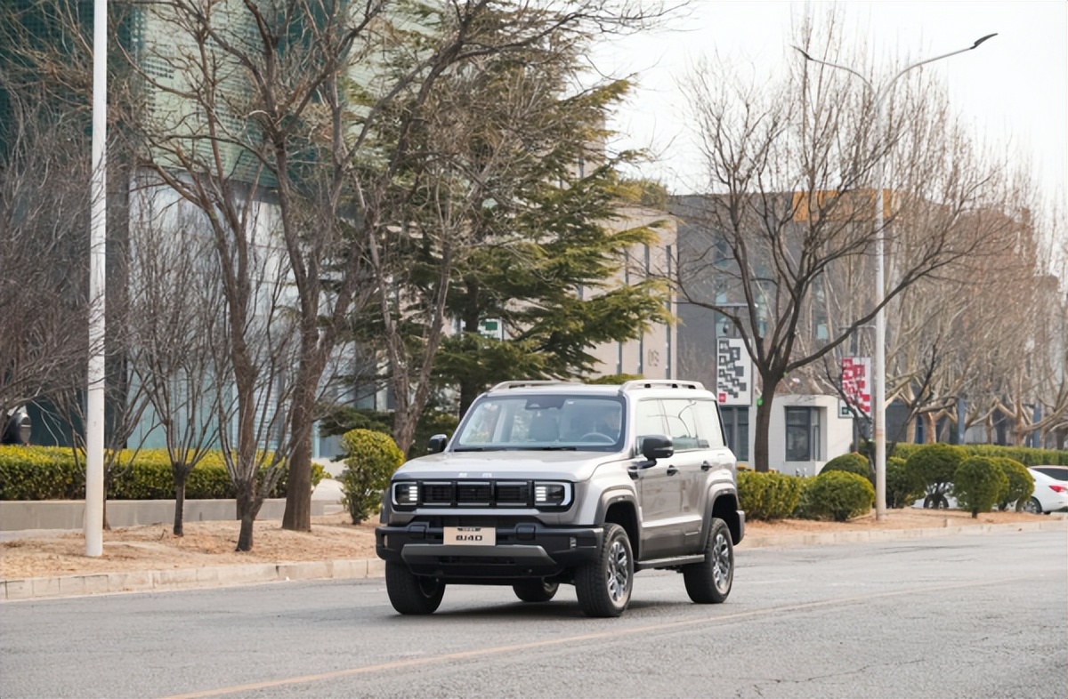 硬派越野新手友好局？BJ40燃油化解你的第一次焦虑