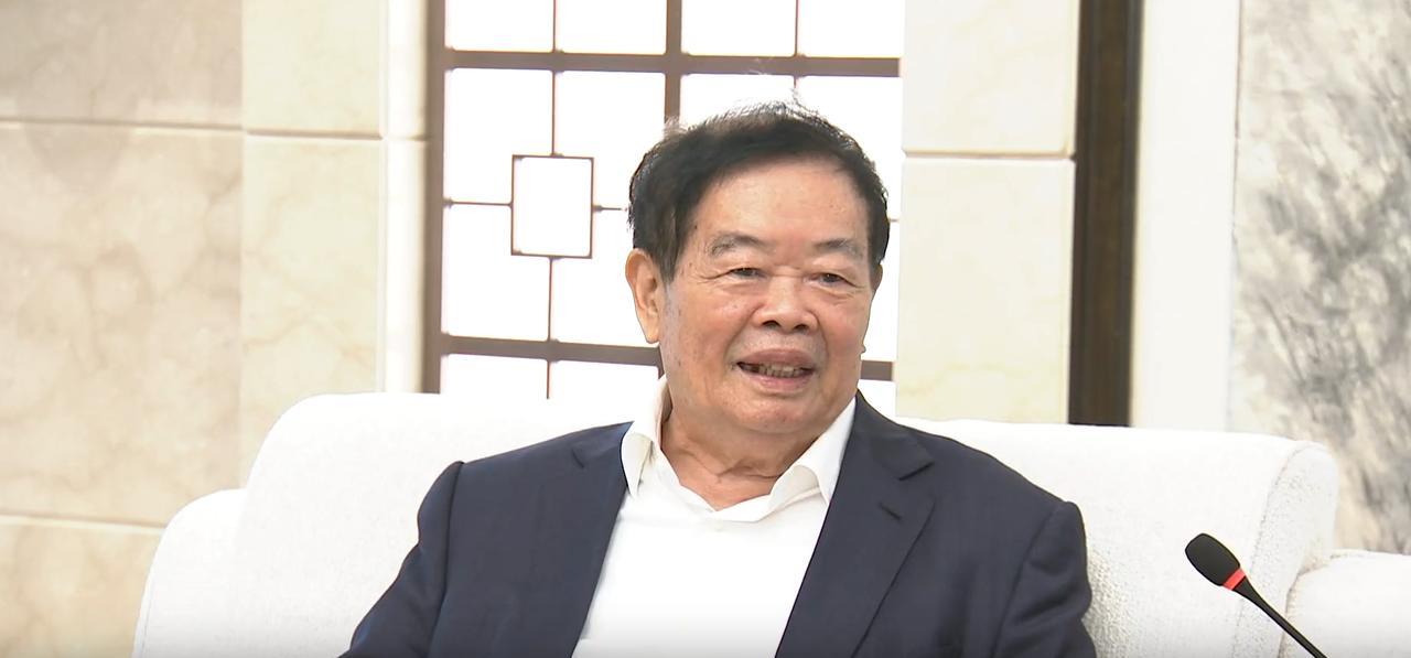 9月21日，福耀集团董事长曹德旺一行在合肥，与当地签约。