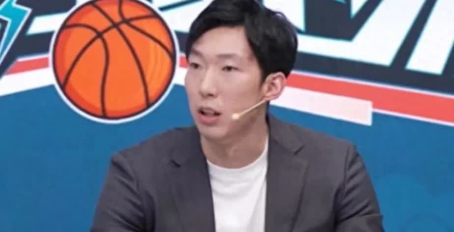 什么情况？5投1中，5犯被罚出场！却得到周琦大赞：中国男篮需要他，我喜欢和这样的