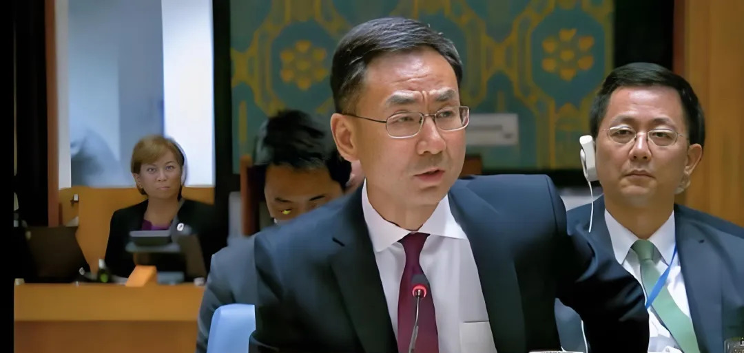 红海不太平，中国喊话要冷静











红海出大事啦！两艘船被打，这可