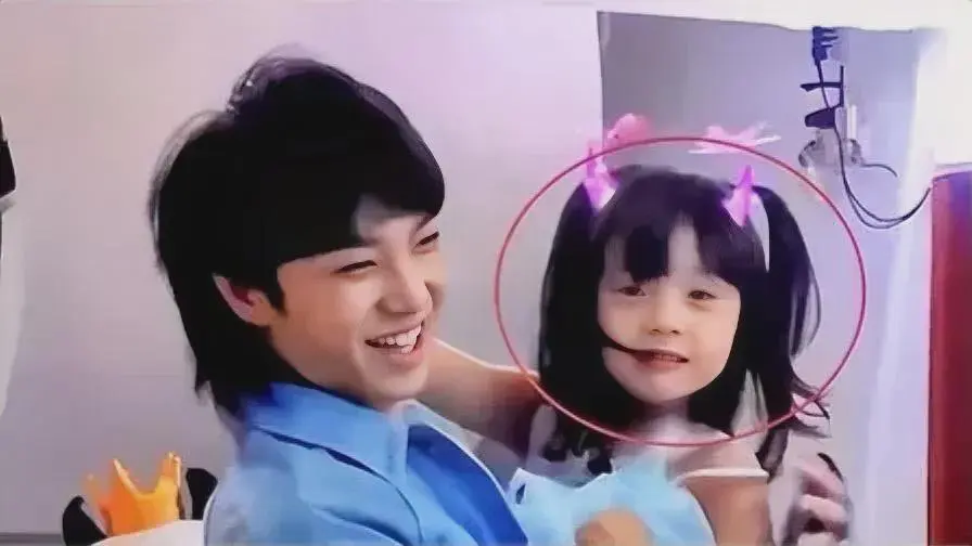 华晨宇和6岁的女儿在一起多幸福呀！