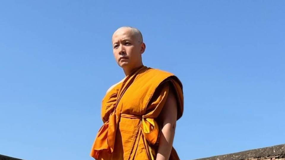 43岁男星正式退圈，曾疑因情伤出家，旧爱提出分手后闪婚富贵新欢