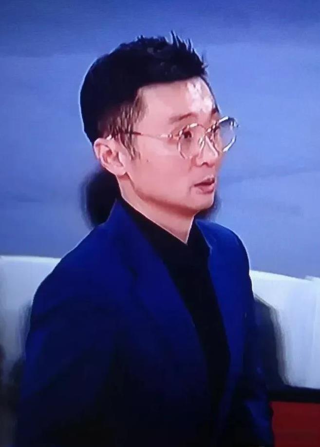新疆在最后一轮客场以104:98翻盘战胜了上海久事。上海主场仅仅以6分之差落败，