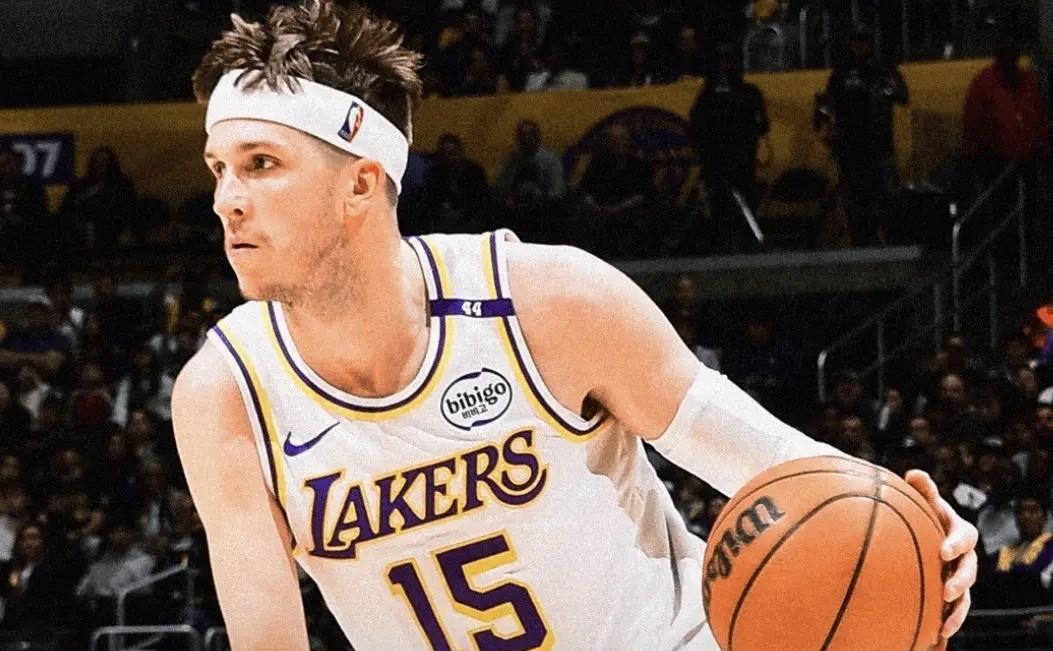 #NBA# 小里的积极性还是很高的的，他的防守不能靠身体素质，只能靠聪明和预判，