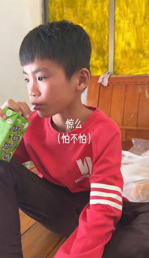 从陵水漂了一夜到三亚的小孩哥，后续发展着实引人关注。小孩爸爸称孩子回来后，因害怕