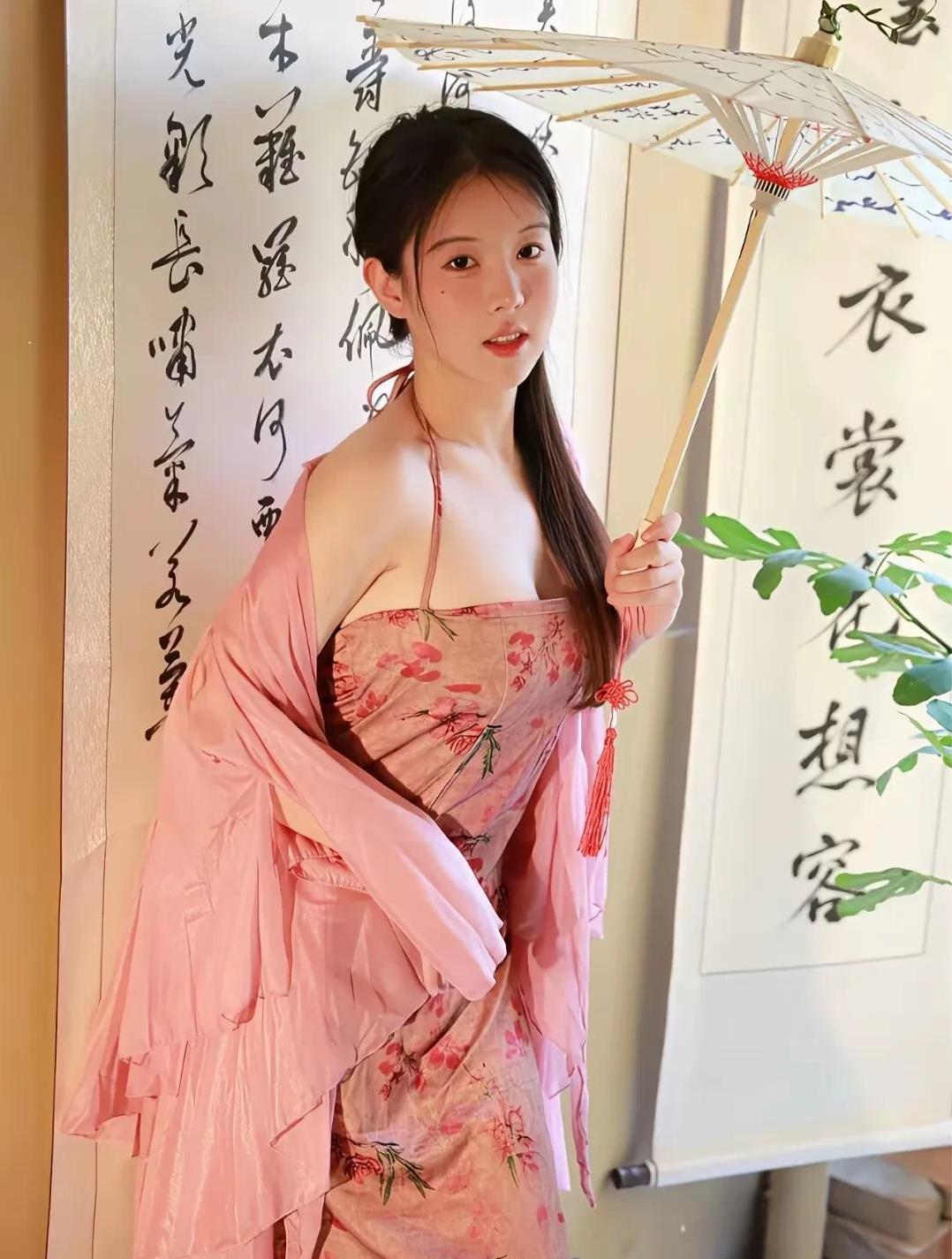 发现人真的是会变，就像我以前特别喜欢人多热闹的地方。但是现在不喜欢了，就喜欢一个