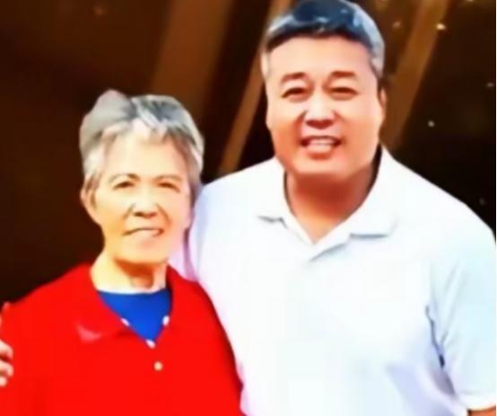 2015年，山东一名46岁男子因投资失败负债4600万，妻子带着孩子离开他，绝望