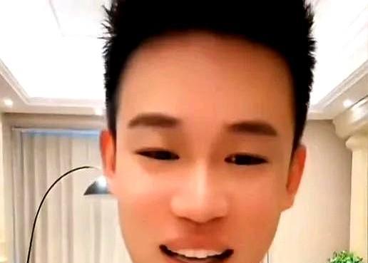 孟贺直播疯狂内涵汪小菲！一张嘴就是“王炸”，把吃瓜群众都看傻了！