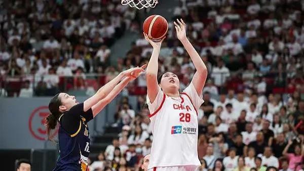 张子宇女篮首秀惊艳，宫鲁鸣赛后指不足引理性思考