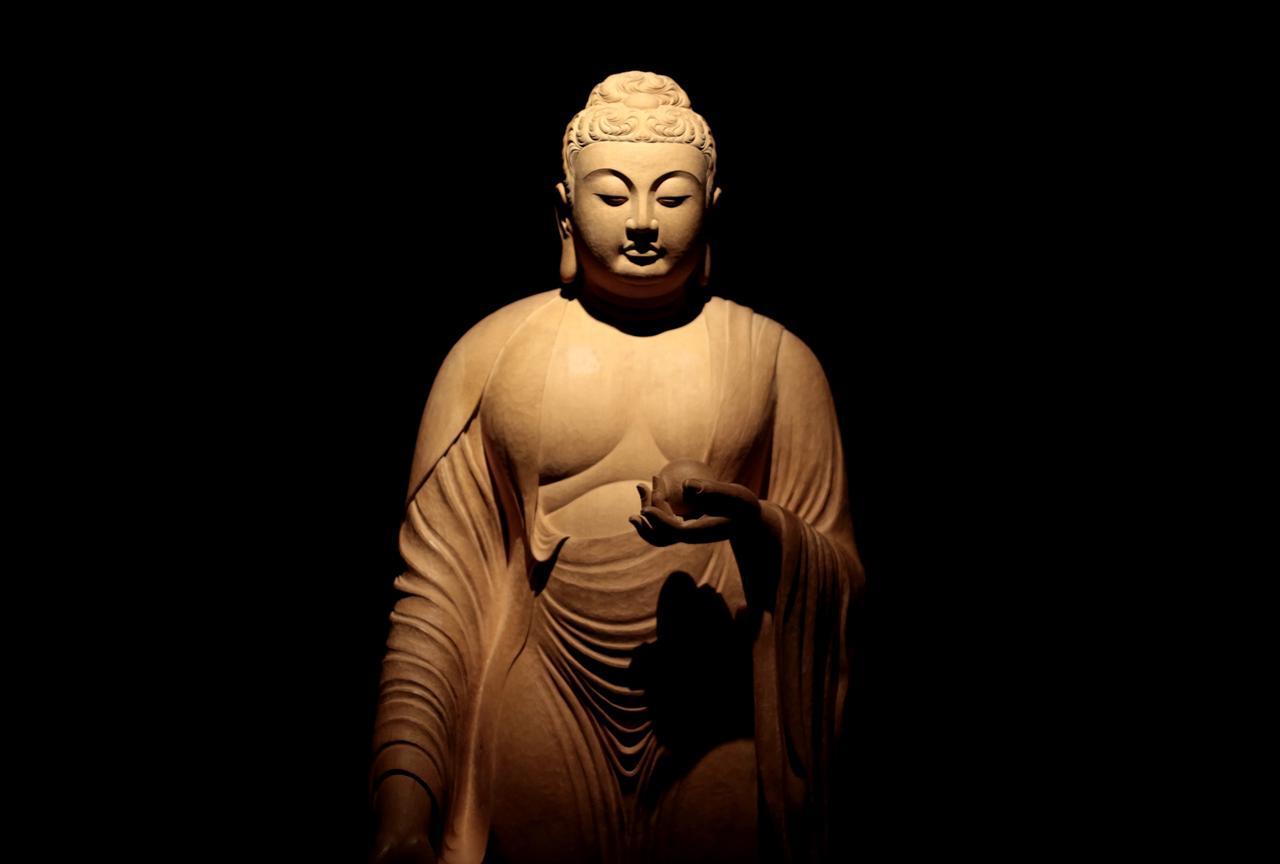 别人有别人的剧本，你有你的精彩，勇敢接纳自己的不完美，默默精进，人生缓缓自有答案