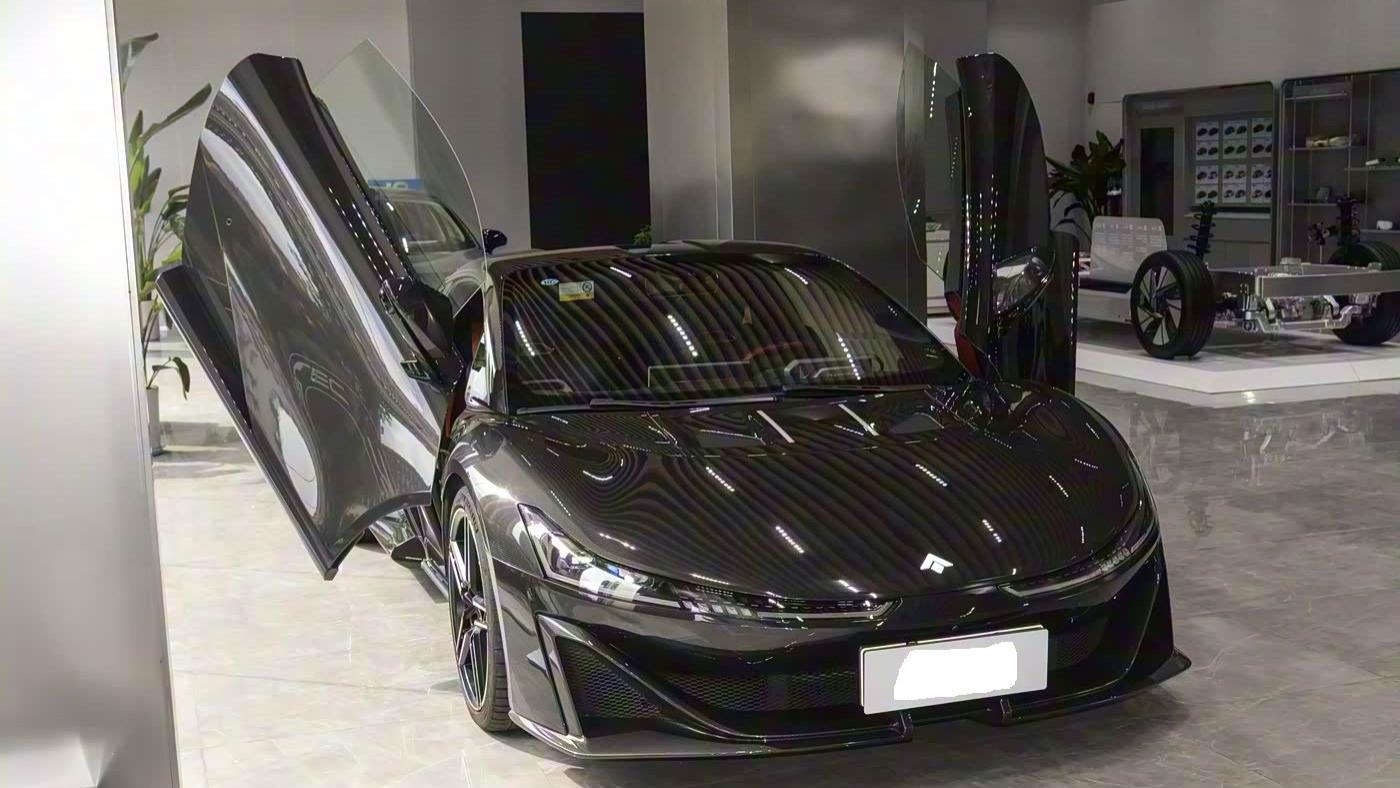 纯电超跑即将亮相广州车展！售价亲民配“蝴蝶门”，配三电机四驱