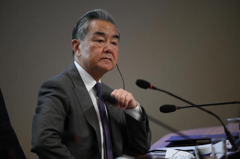 王毅外长的眼神坚定而有力！
据中国外交部官网，中国外交部长王毅星期一在里约热内卢