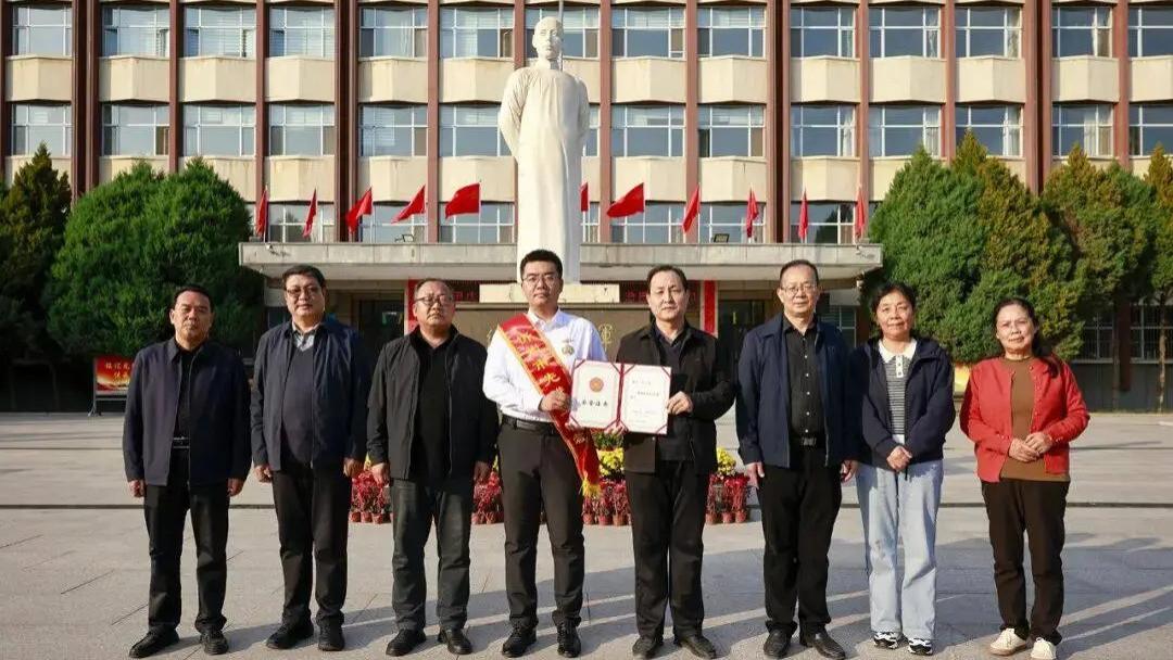 耕耘教坛 守望未来——范亭中学教师贾舒祺荣获“忻州市先进工作者”称号