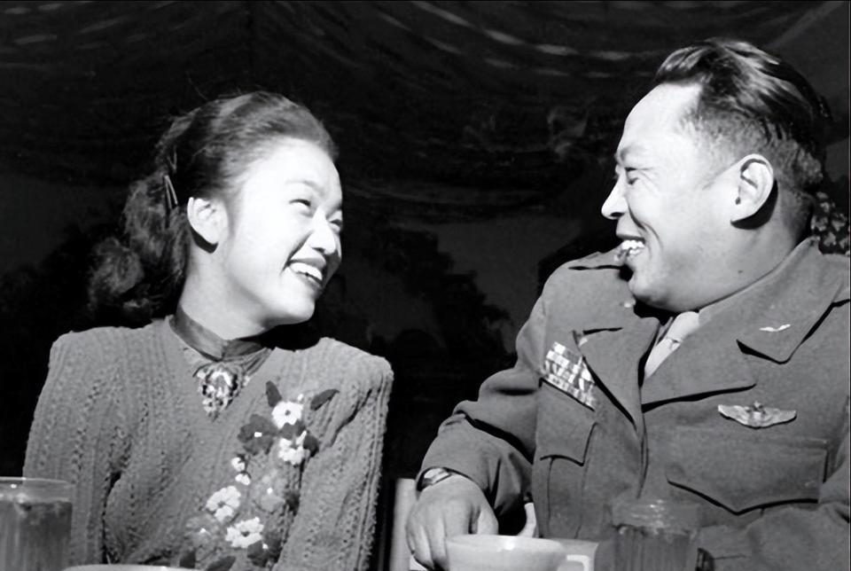 1947年，因张灵甫战败负重要责任的李天霞，在临沂师部被逮捕，并押送至南京候审。