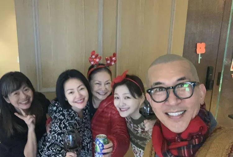 徐妈妈白发人送黑发人，一手打造大S，私下也怕她三分！
徐熙媛（大S）新年期间与家