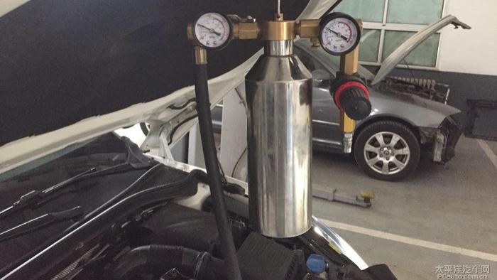 燃油系统免拆清洗技术解析：如何平衡清洁效率与发动机安全？