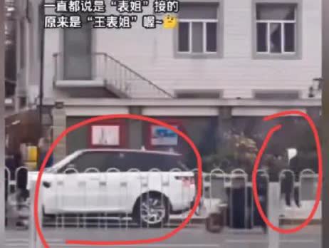 被我们这届网友笑死了
网友跟在莎莎后面走了1公里，最后发了个朋友圈感叹：都说莎