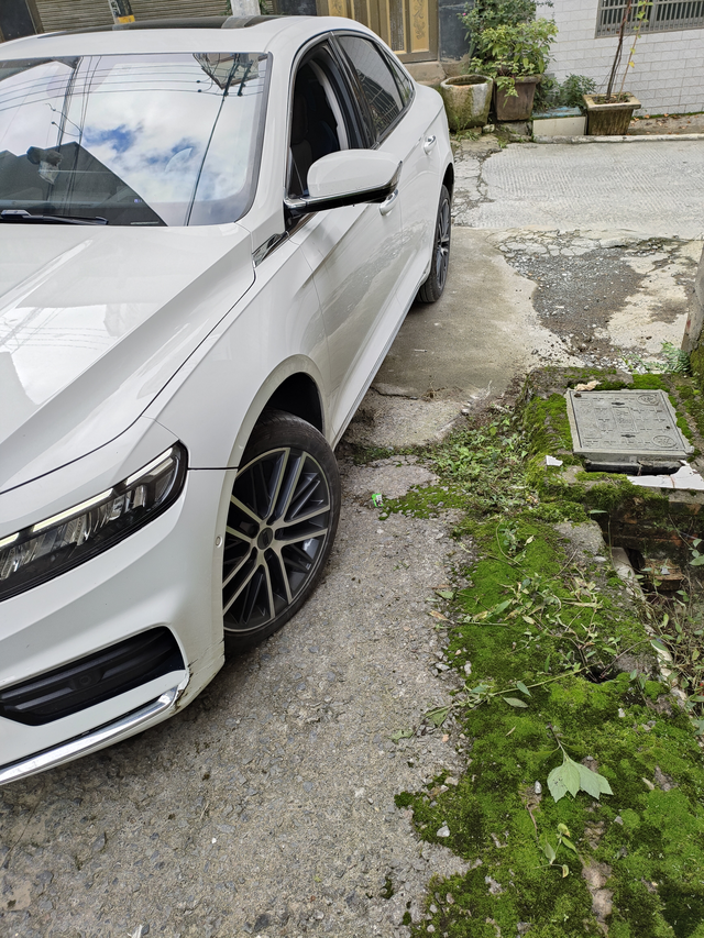 星瑞2024该换代了
星瑞纯油的也有三四年没有改款了
外观尚可 但烧95
2.0