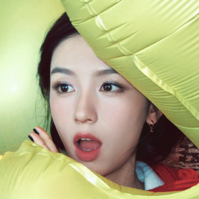 这个小周也简直是来给大家上新头像了 ​​​