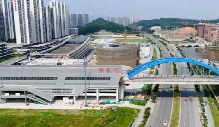 期盼新白广城际早日开通，让经常来往广州知识城的人们也能与市中心快速接触。

新白