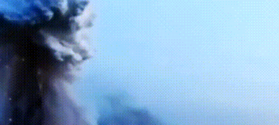 康斯坦丁诺夫卡（顿河君士坦丁罗夫卡），乌军士兵近距离拍摄到俄军制导炸弹命中一栋楼