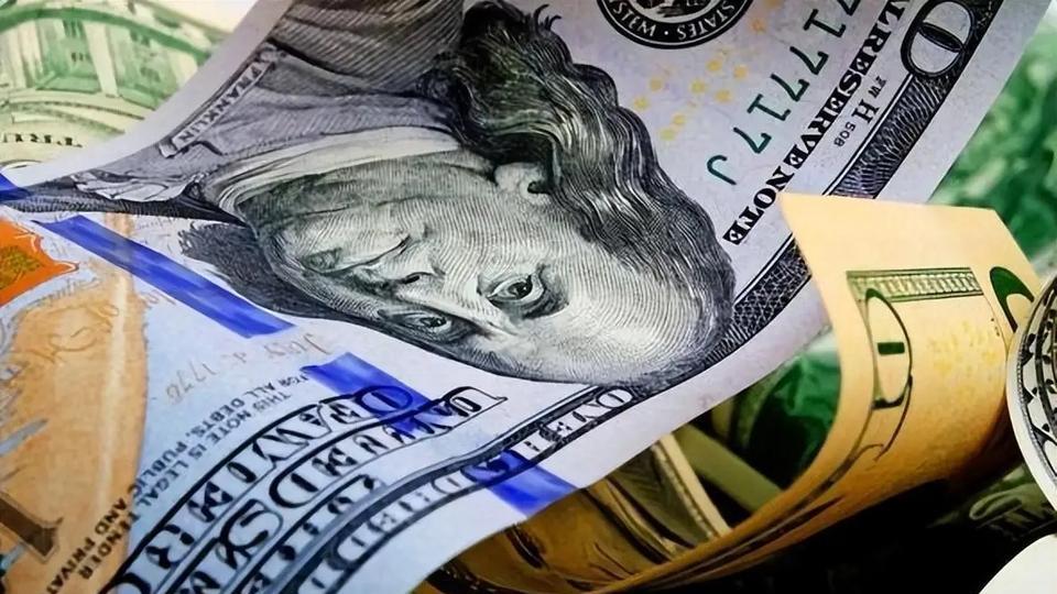 中国不妥协，眼瞅着36.7万亿美债还不上，特朗普铤而走险效仿萨达姆“搞死大债主”