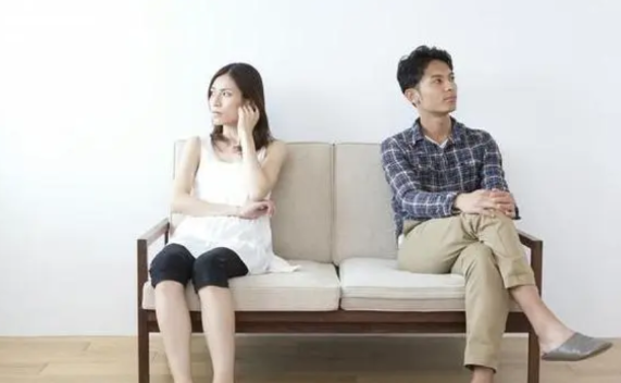 “空手套白狼？”2025年2月，天津一对夫妻因感情不和离婚，妻子要求家务补偿，谁