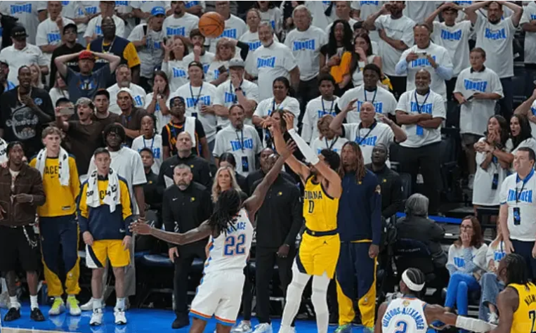 看好步行者
在NBA历史上，总决赛第一场获胜的球队最终夺冠的比例大约是69.7%