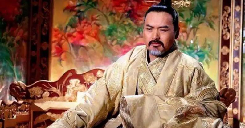 公元904年，朱温弑杀唐昭宗后，将昭宗12岁的儿子立为傀儡皇帝。不久后，朱温宴请