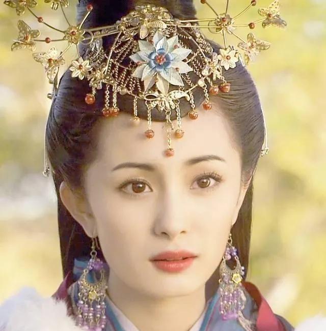 “我死后，当我孙子婆娘吧！” 公元前106年，奄奄一息的乌孙王对娇妻汉朝公主说道