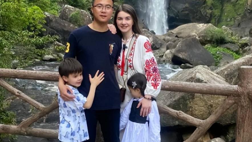 19 岁乌克兰女孩跨越 7000 公里嫁到中国，6 年战火突至！中国护照护她带全家突围