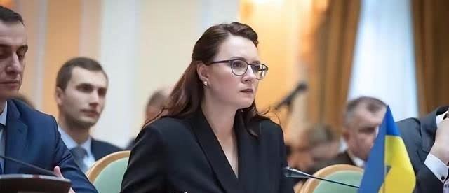 乌克兰媒体反了？

女记者电视上揭短：美国，已经被中国打败了！就在乌克兰还在