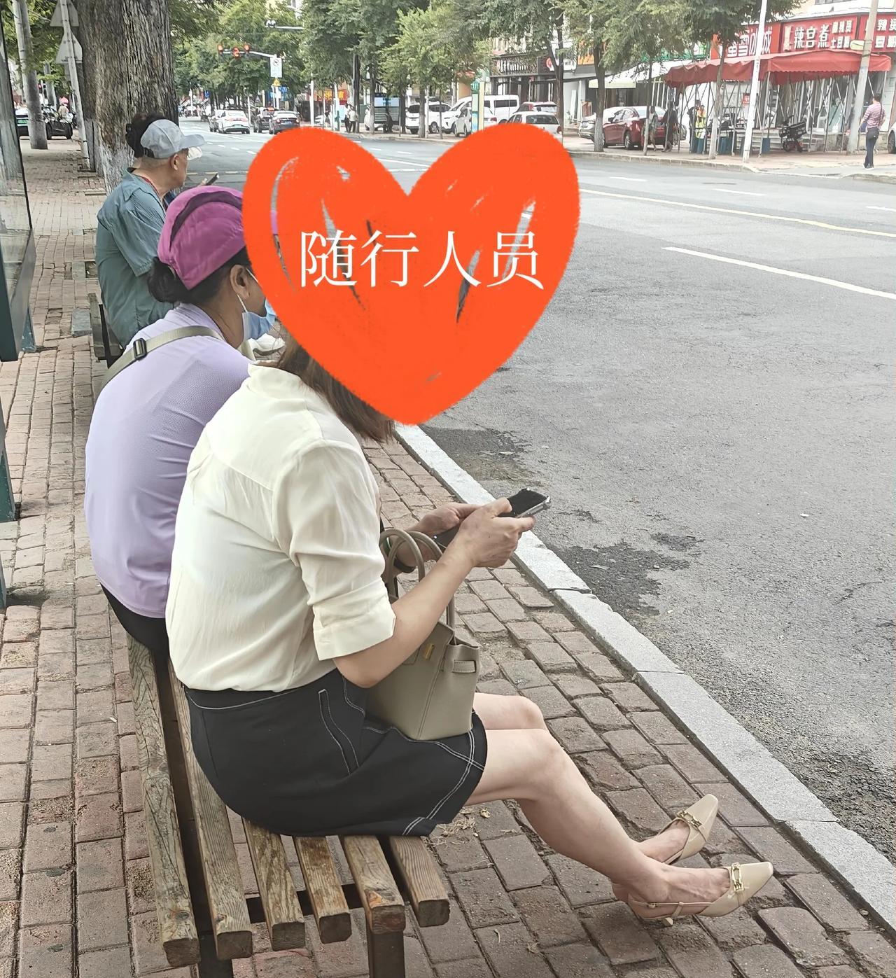 克非今天在“随行人员“牵手带领下，坐3线公交车去了道外区中华巴洛克，总体感觉就是