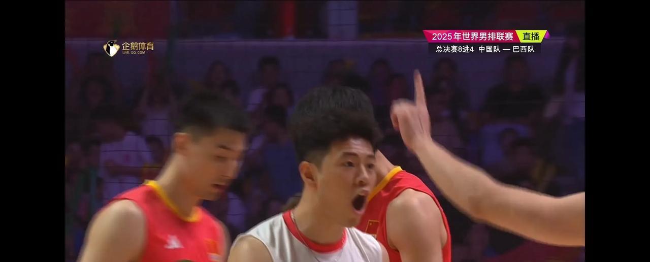 31:29，中国男排掀起热血风暴，战巴西开局即高潮！
中国男排坐镇主场，挑战巴西