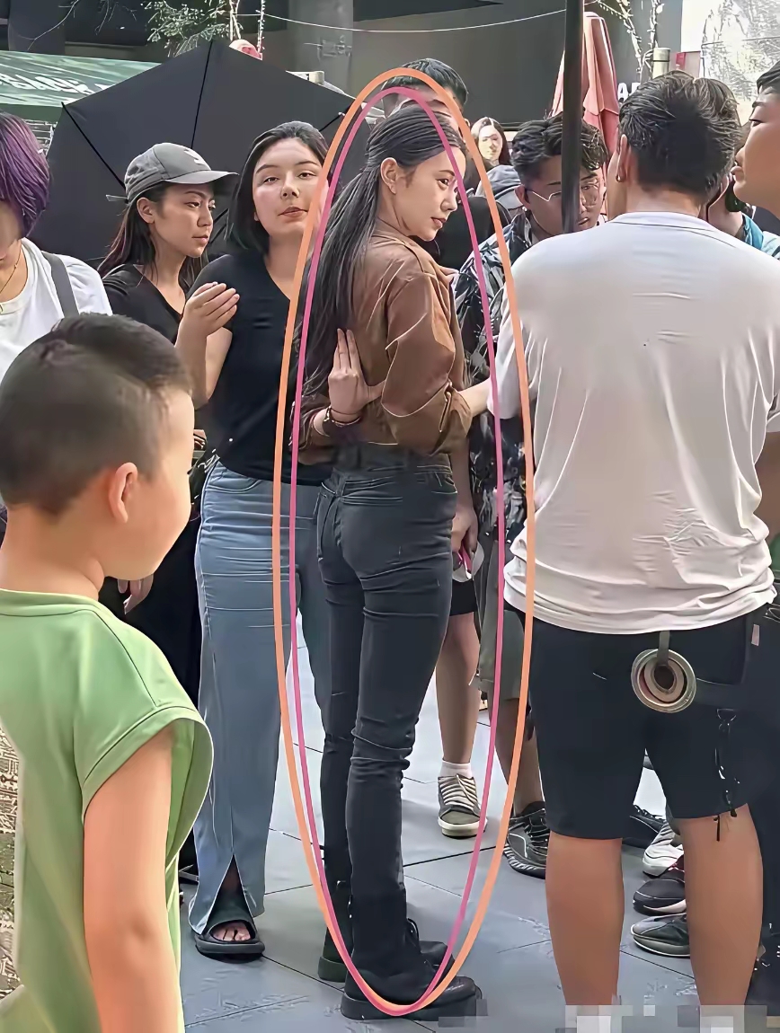 都说被张艺谋看好的“谋女郎”有朝一日必成大器，看看过往的例子还真有点道理。
就说