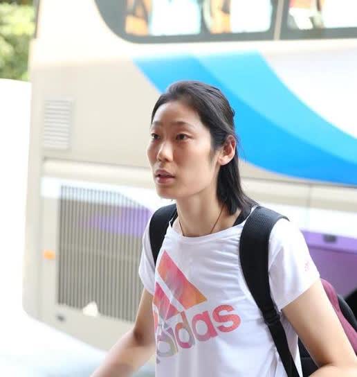 我喜欢朱婷，但“完全支持”赵勇不招朱婷！

我们客观来说说朱婷状态，虽然她在