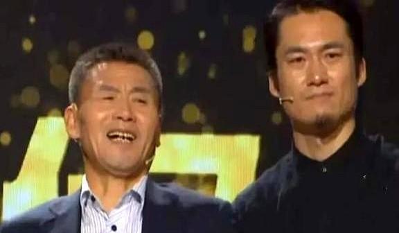 1999年，黑龙江1校长晨跑时，突然被一学生拦住：“请你供我读书！”没想到，他竟