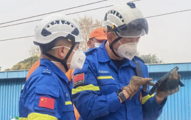 中国救援队缅甸救人











缅甸地震，有人还活着吗？太揪心了！中国