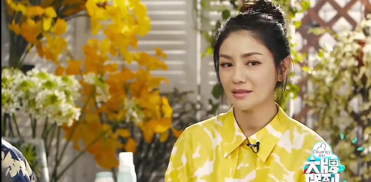 演员胡可说，我跟郭德纲认识很长时间了，关系也比较熟了。大家都知道嘛，郭德纲平时比