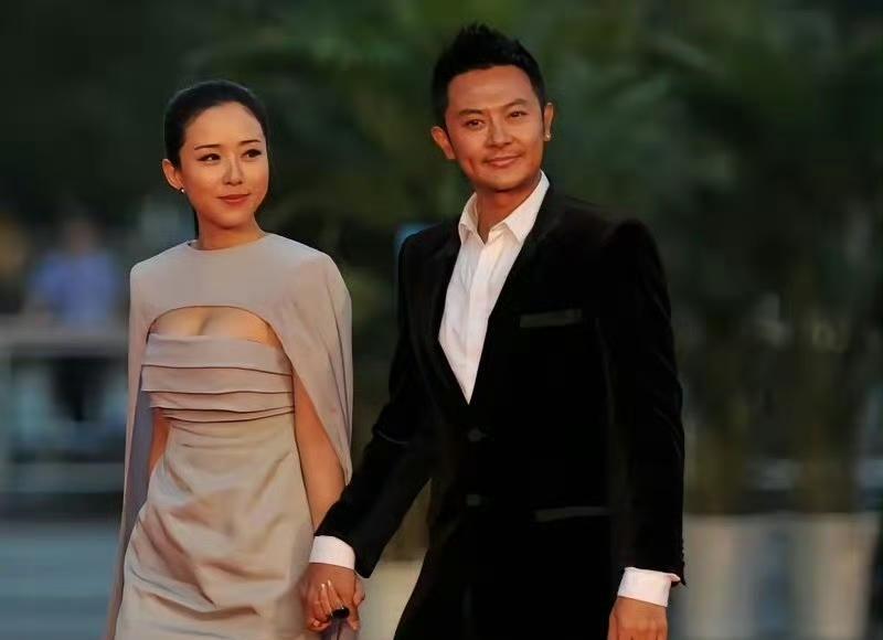 印小天被前妻伤透了心，父亲临终前，虚构女友欺骗父亲完成父亲心愿！真是个大孝子！