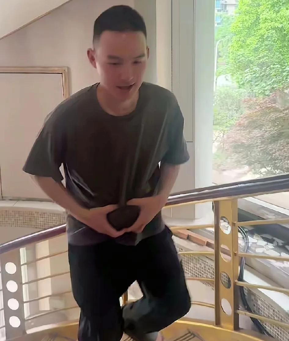 什么是幸福！就是儿女长大成才了！
母亲节欠妈妈的礼物孩子还记得，说过的话不能食言