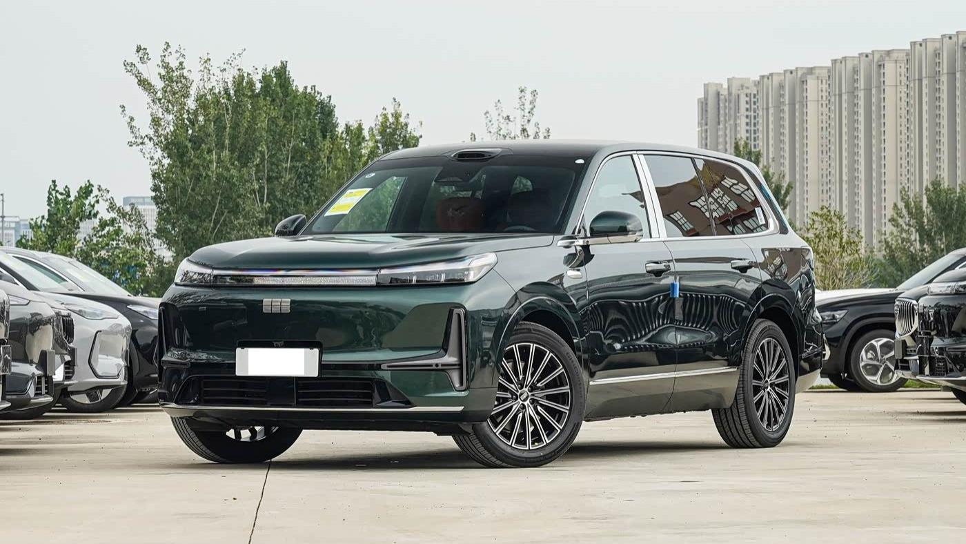 六座插混大型SUV即将上市！预售不足20万，配三电机四驱+双腔空悬