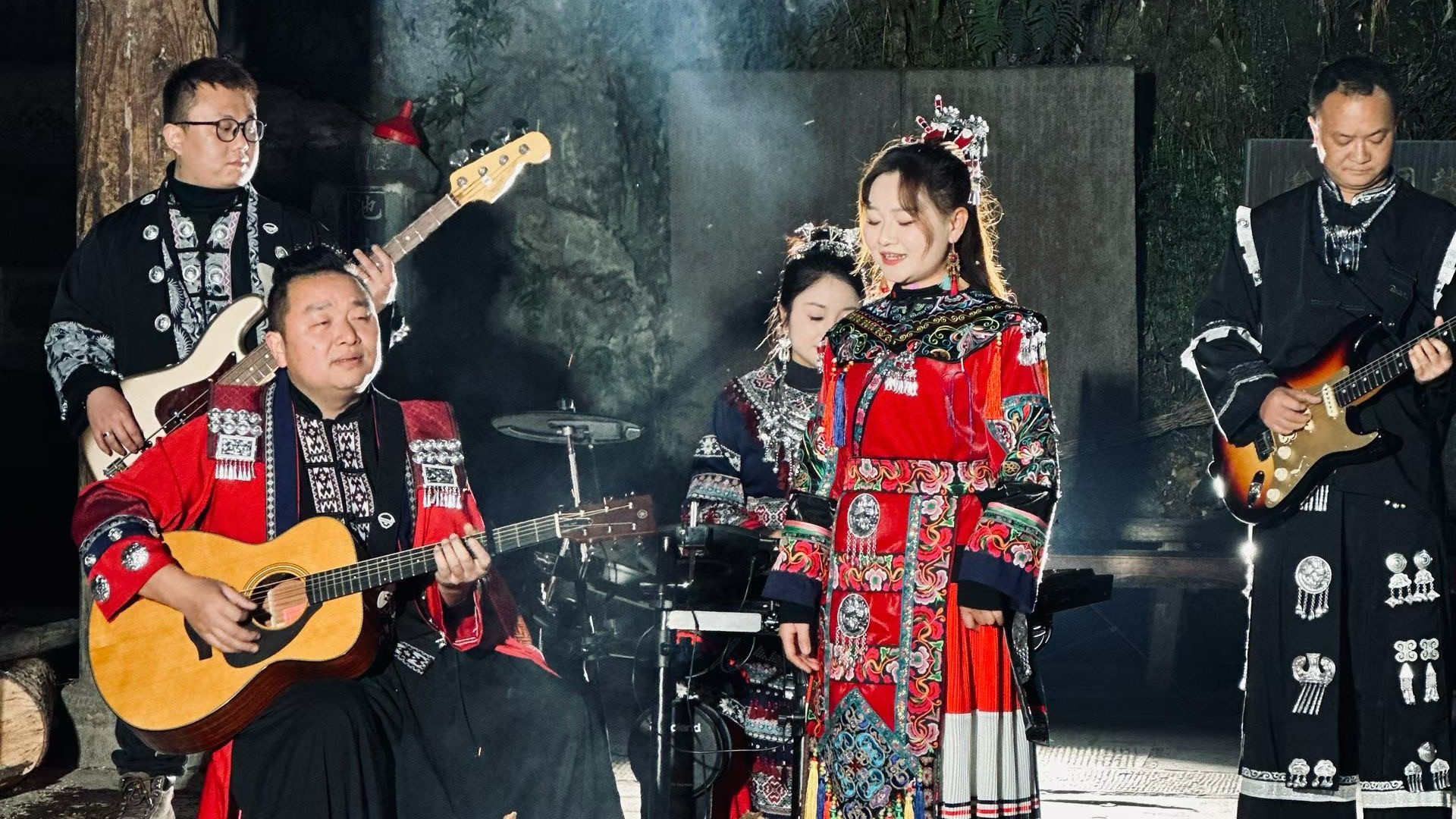 弦歌寄古韵，新声传侗情——来瓦莱乐队的民族音乐传承之路