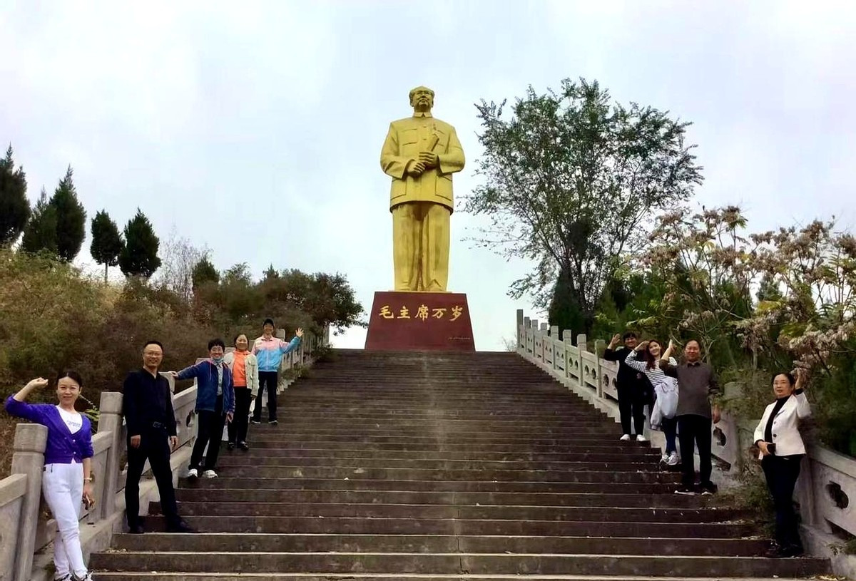 美国套路深，稀土别乱卖！











稀土这事儿，简直就是一场大戏！美