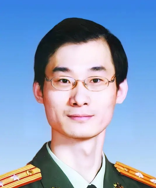 以色列轰炸中国哨所，军人牺牲











心如刀绞！2006年，一个晴
