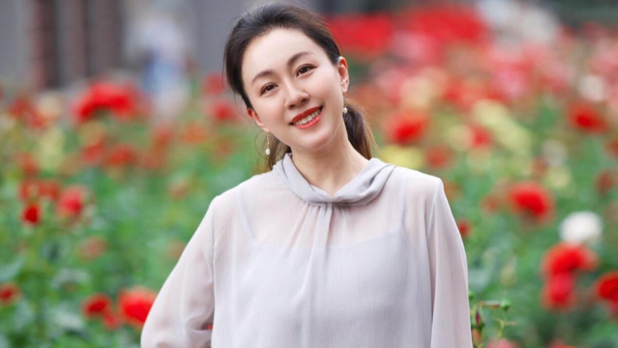 中年气质大妈拍照，摄影师推荐这么拍，气质优雅、温柔出大片