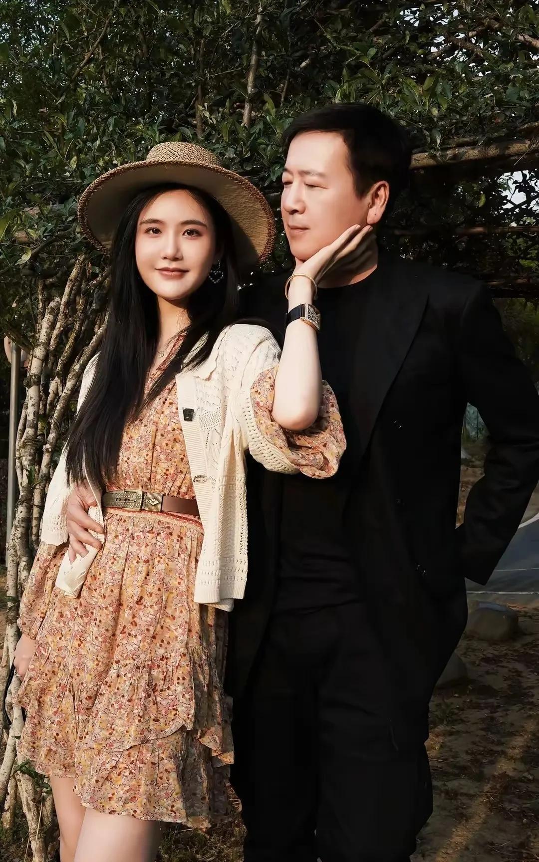 天之大无奇不有
天天说赖文峰心里放不下杨钰莹
说赖文峰去人家直播间刷礼物
请问那