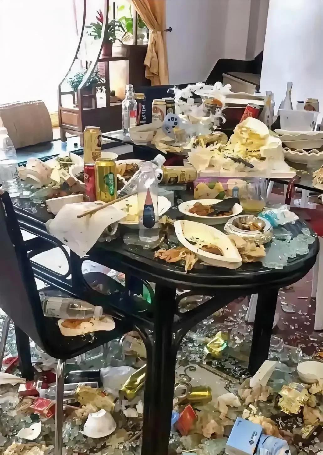 为了省钱在家请客的结局
