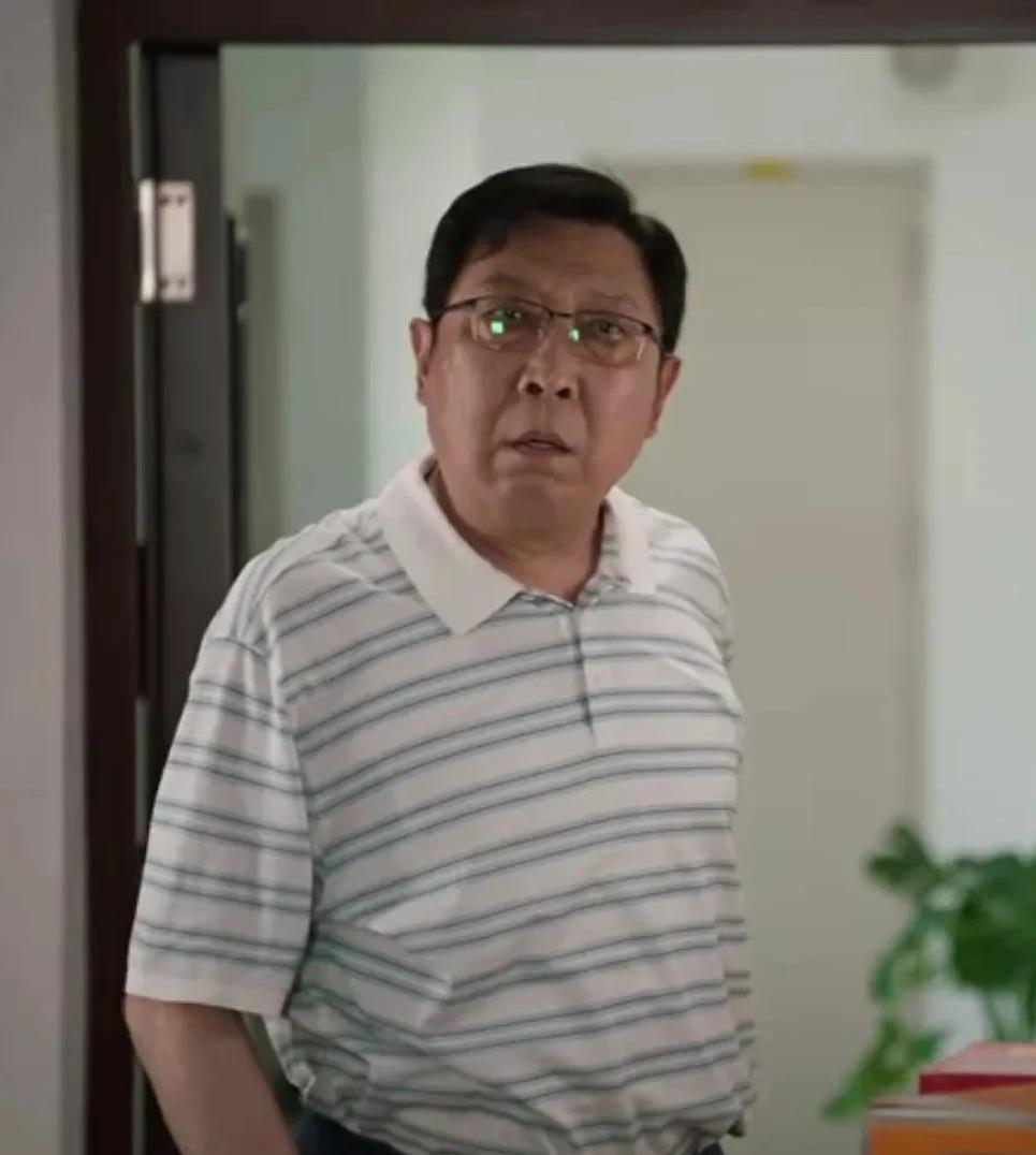 《我的后半生》老丁老年痴呆经常打老婆，水龙头还忘记关，导致家里被水淹了……原本以