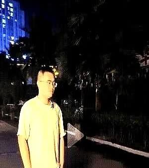 女子应朋友介绍和男子赴约，见面后，女子介绍了自己的学历和爱好，男子却让女子直接说